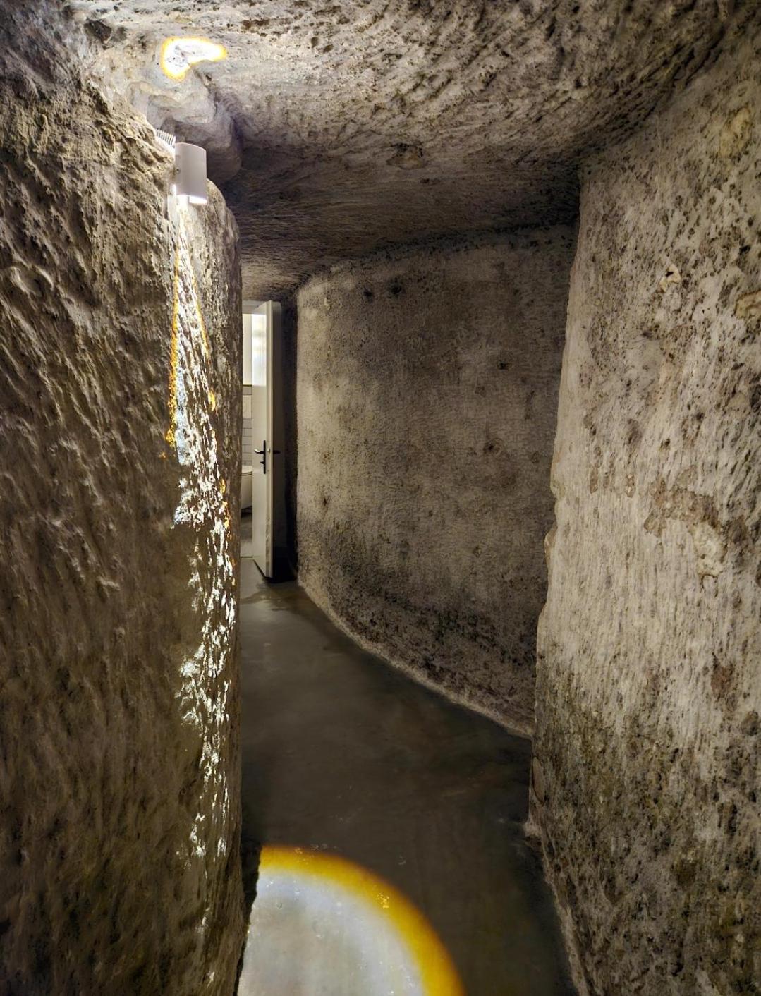 Troglodyte Baths Apartment Saint-Etienne-de-Chigny Exterior photo